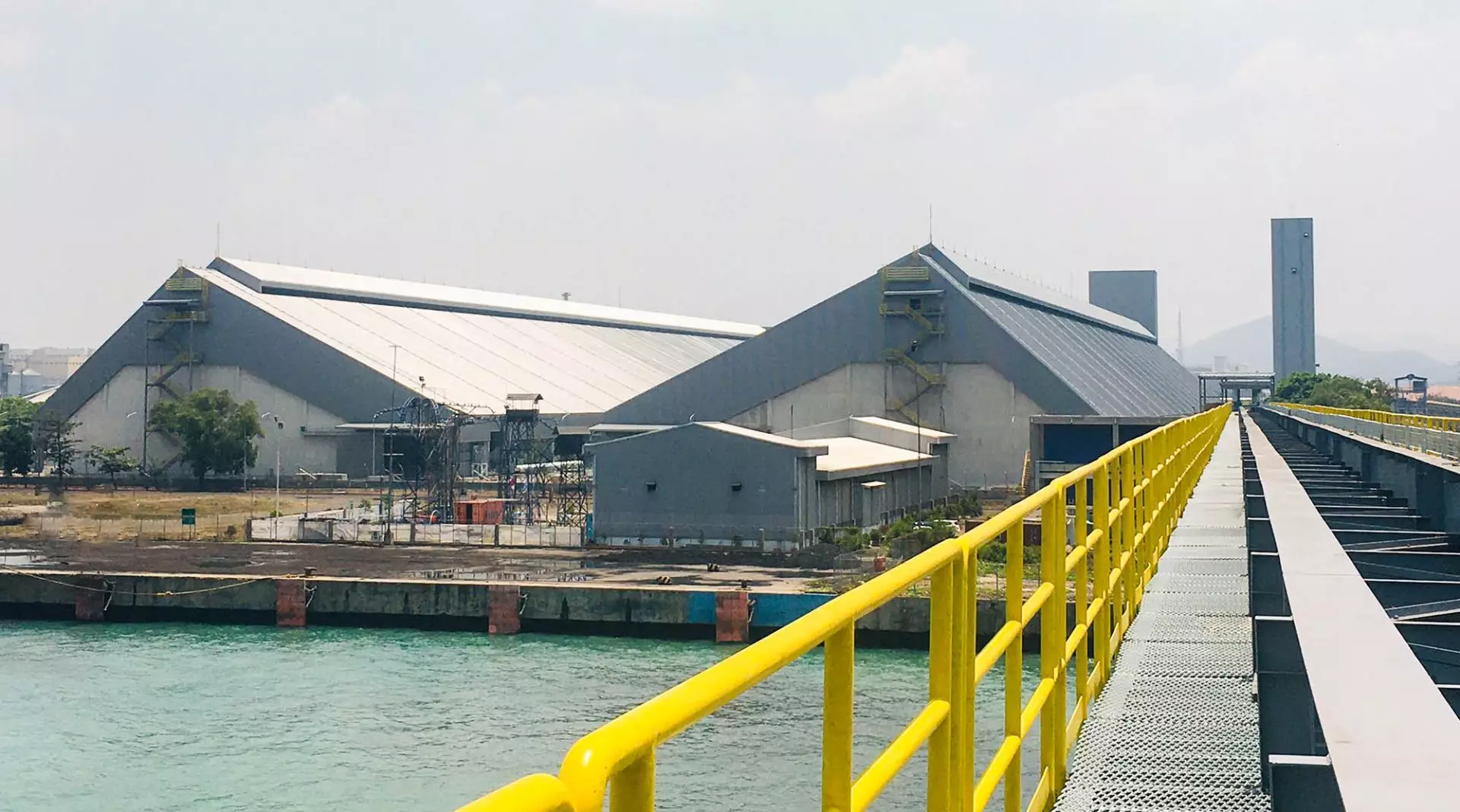 Innovative prefab steel building bulk storage structure - bangunan struktur baja prefabrikasi