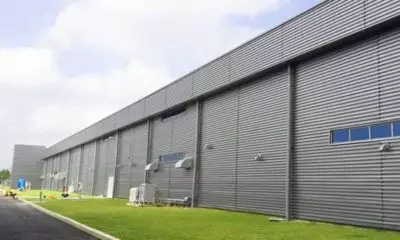 The roof gutters in prefabricated steel building project - bangunan struktur baja