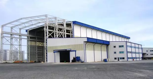 white cream color in prefab steel building project - bangunan struktur baja prefabrikasi